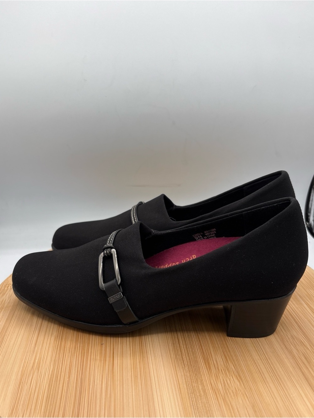 Munro Cindi II Black Fabric Block Heel Pumps Buckle Strap Women’s 9N Comfort - Picture 4 of 9